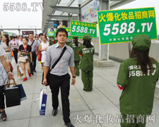 ���۵ľGɫ܊�b����һ�΂���