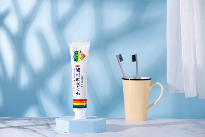 廿四味西瓜霜牙膏(專(zhuān)護(hù)·清吙除口氣) 廿四味西瓜霜牙膏(專(zhuān)護(hù)·清吙除口氣)