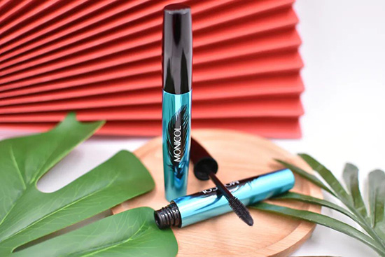 纖盈夢幻羽致睫毛膏 纖盈夢幻羽致睫毛膏