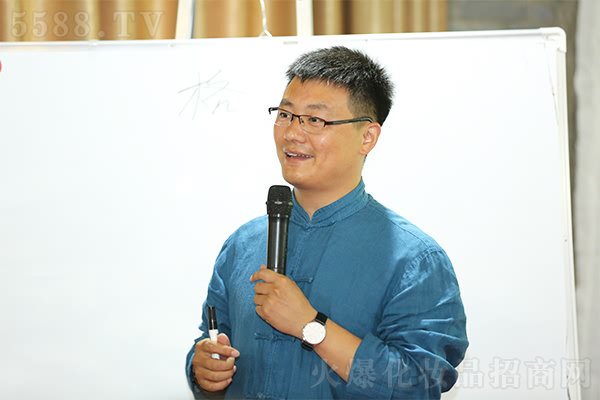 游天下名山 學(xué)習(xí)文化歷史 游天下名山 學(xué)習(xí)文化歷史