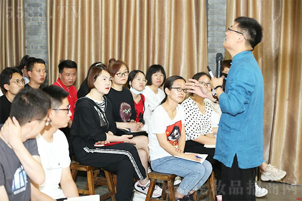 青春無畏 成就自己 青春無畏 成就自己