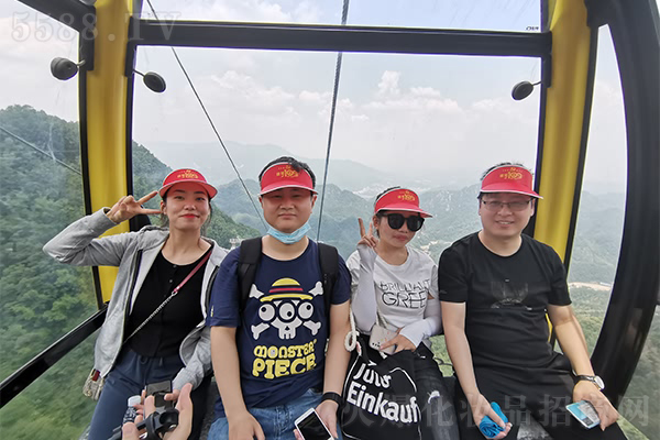 攀登高峰,不止你我 攀登高峰,不止你我