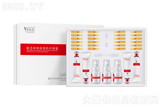 卿碧泉復(fù)活草煥膚舒肌護(hù)理套 卿碧泉復(fù)活草煥膚舒肌護(hù)理套